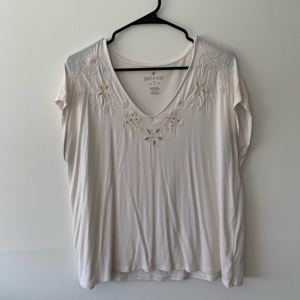 Medium American Eagle Detailed Tee